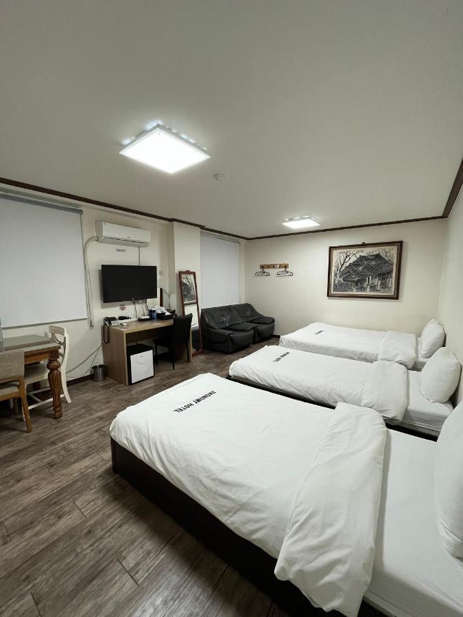 Ekonomy Hotel Mokpo Exterior foto